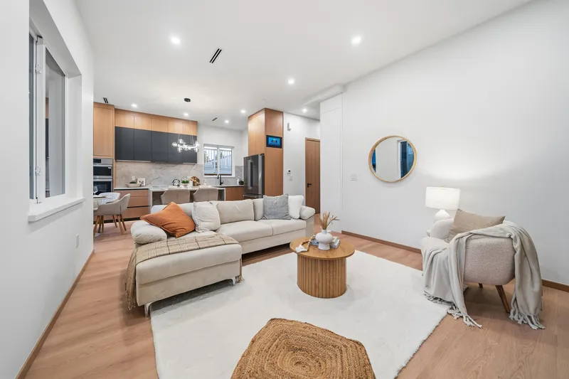 8305 118A STREET - photo 3 of 25