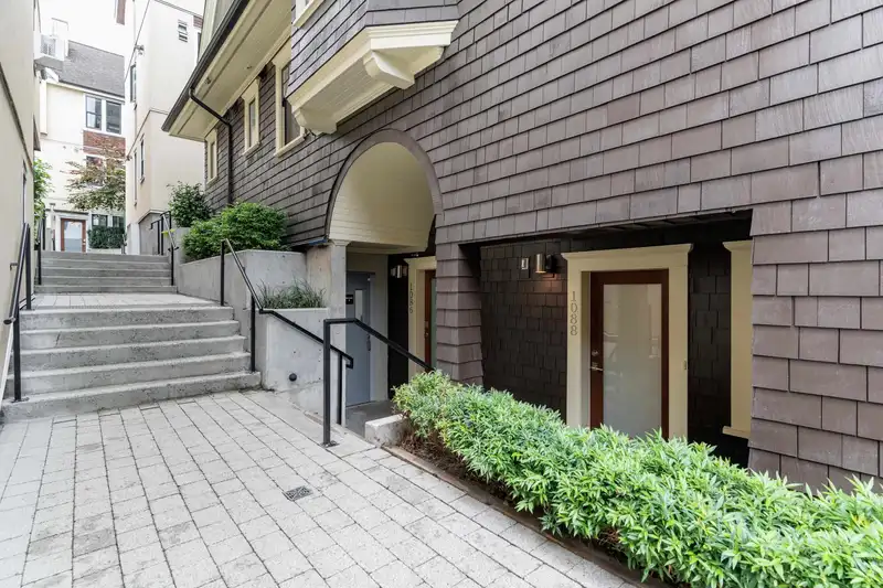 1088 NICOLA STREET - photo 3 of 23