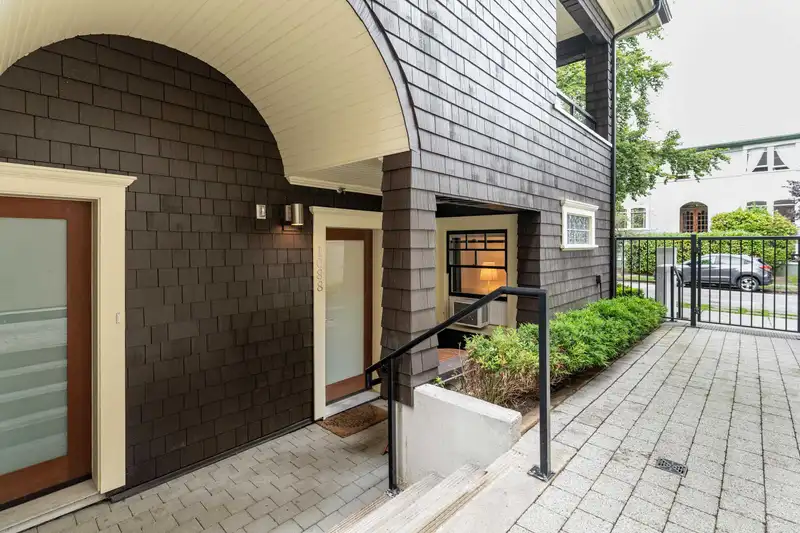 1088 NICOLA STREET - photo 4 of 23
