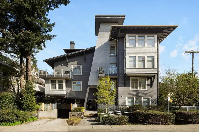 302 118 W 22ND STREET - photo 1 of 28