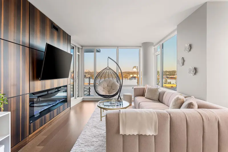 1208 210 SALTER STREET - photo 2 of 20