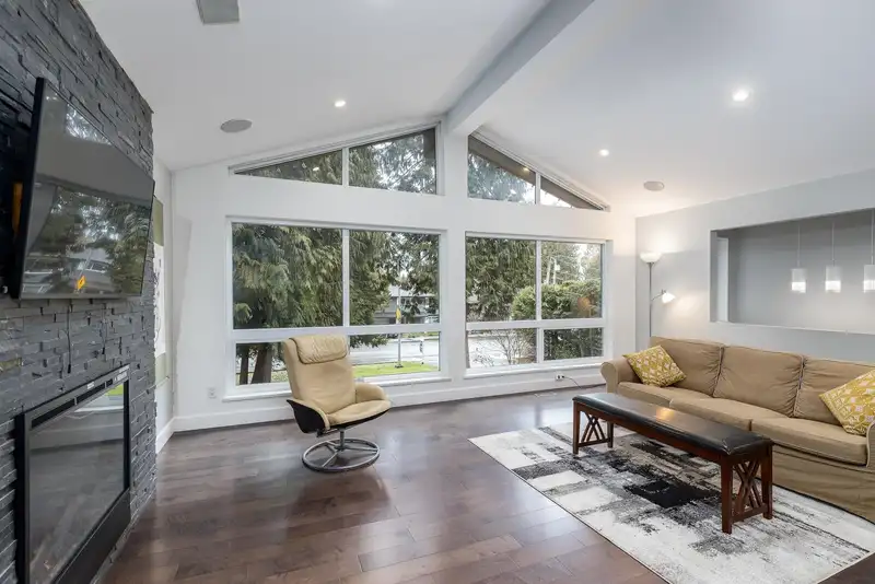 20580 48 AVENUE - photo 1 of 36