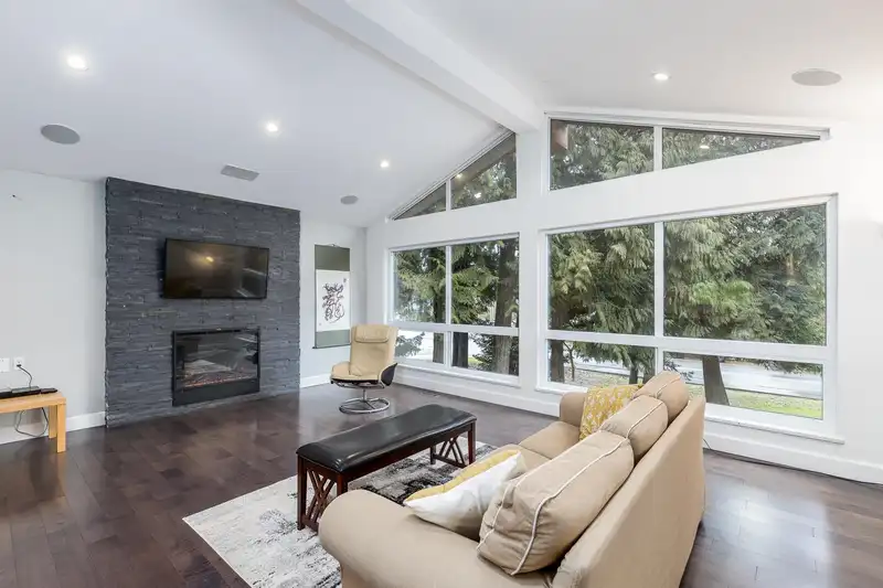 20580 48 AVENUE - photo 2 of 36