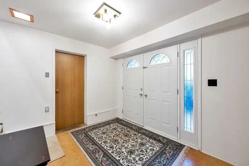 4025 CLINTON STREET - photo 4 of 38