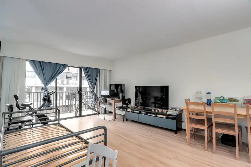 214 170 E 3RD STREET - photo 2 of 19