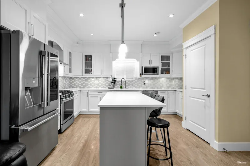 6050 HARDWICK STREET - photo 2 of 25