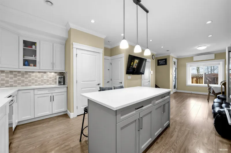 6050 HARDWICK STREET - photo 4 of 25