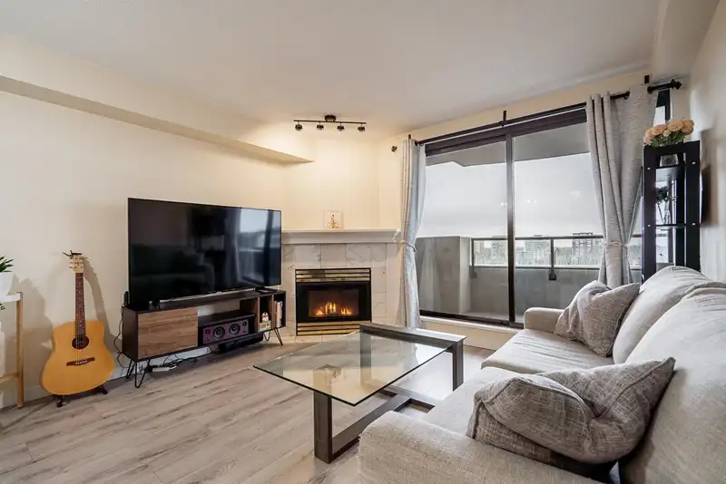 1007 6611 COONEY ROAD - photo 3 of 35