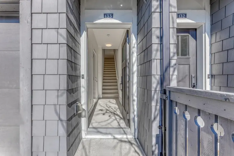 133 1331 OLMSTED STREET - photo 3 of 25