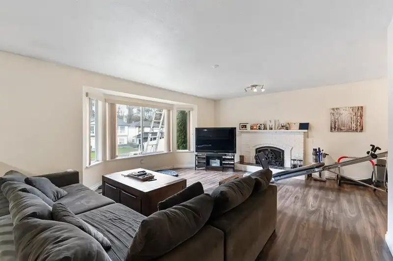 2300 HARPER DRIVE - photo 3 of 19