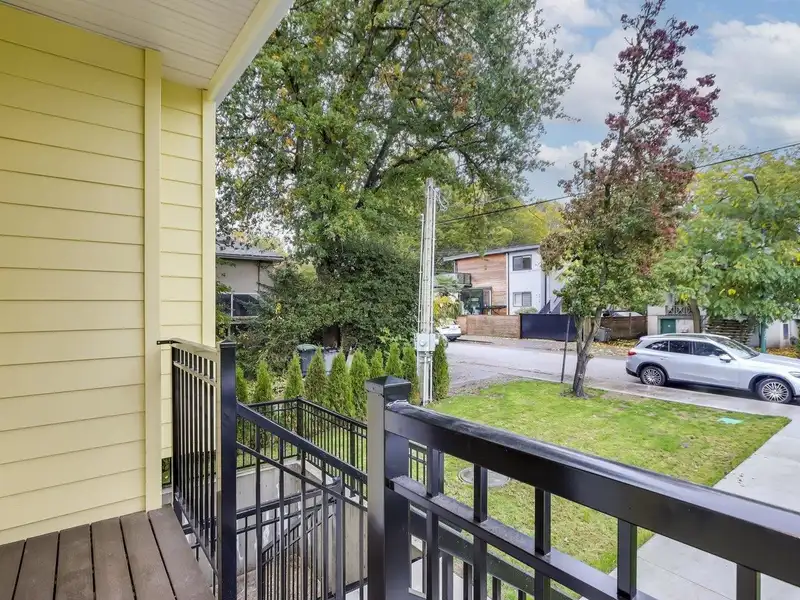 2609 W 8TH AVENUE - photo 2 of 32