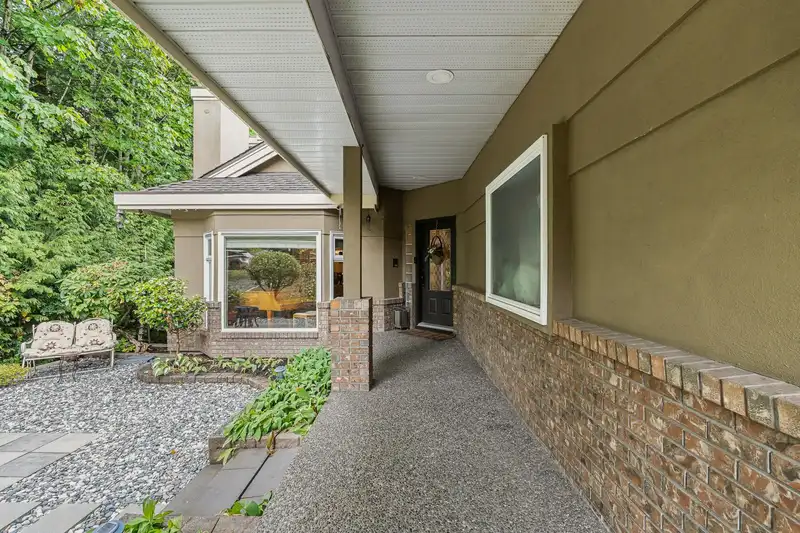 2264 SORRENTO DRIVE - photo 3 of 40