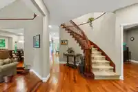 2264 SORRENTO DRIVE - thumbnail 5