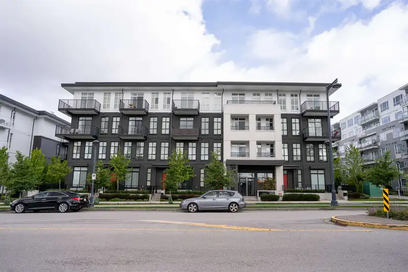 108 13933 105 BOULEVARD - photo 1 of 34