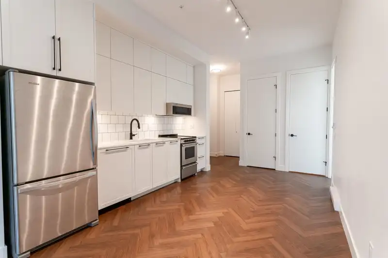 108 13933 105 BOULEVARD - photo 3 of 34