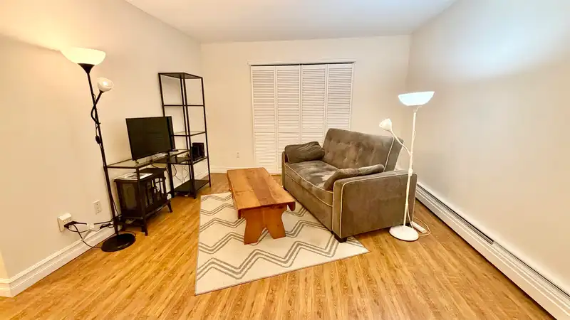 304 1442 BLACKWOOD STREET - photo 4 of 8