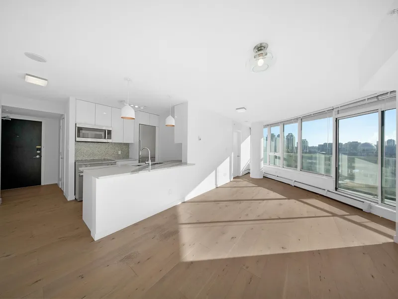 802 58 KEEFER PLACE - photo 3 of 25