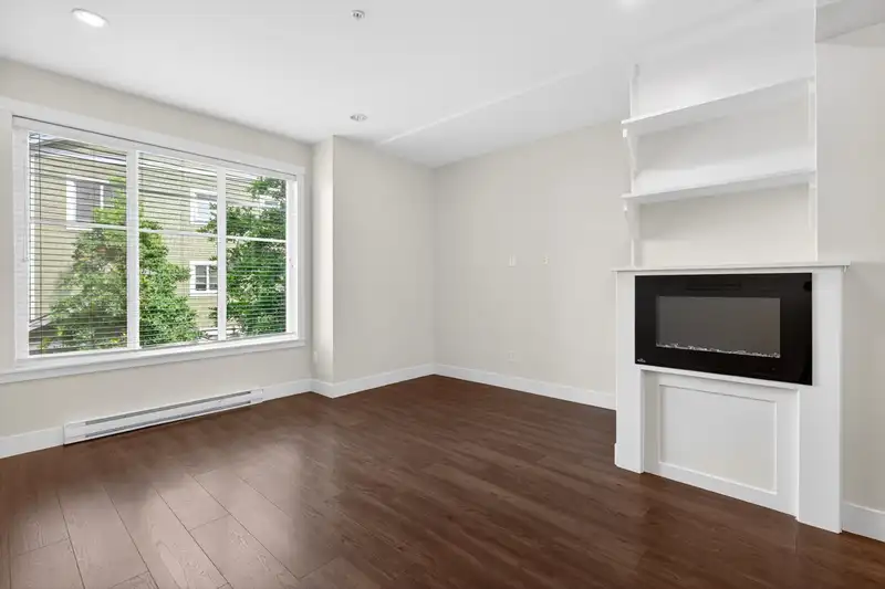 34 21150 76A AVENUE - photo 3 of 39