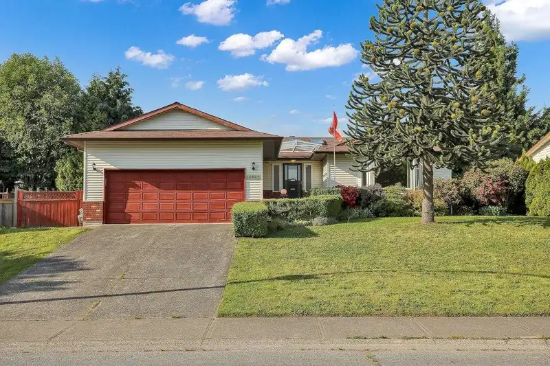15367 85 AVENUE - photo 1 of 40