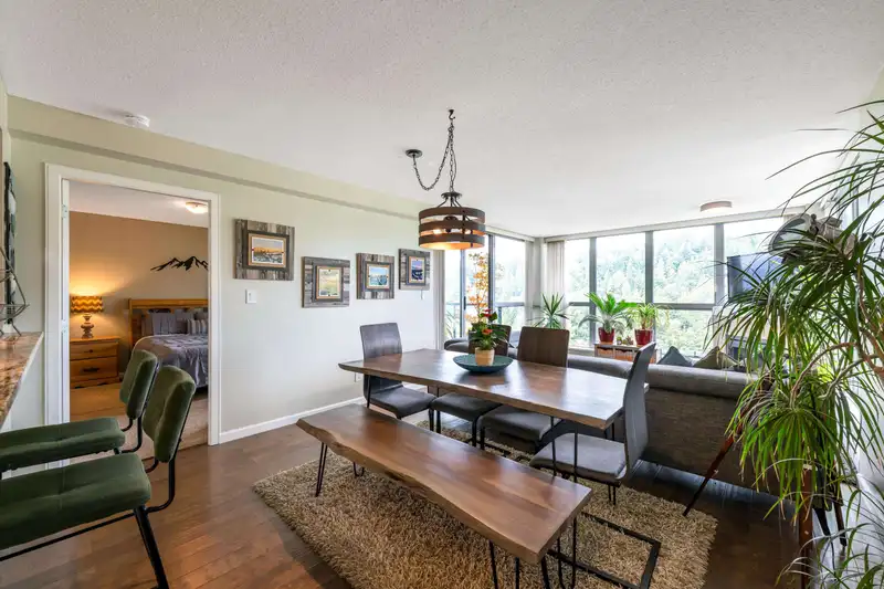 1601 290 NEWPORT DRIVE - photo 3 of 27
