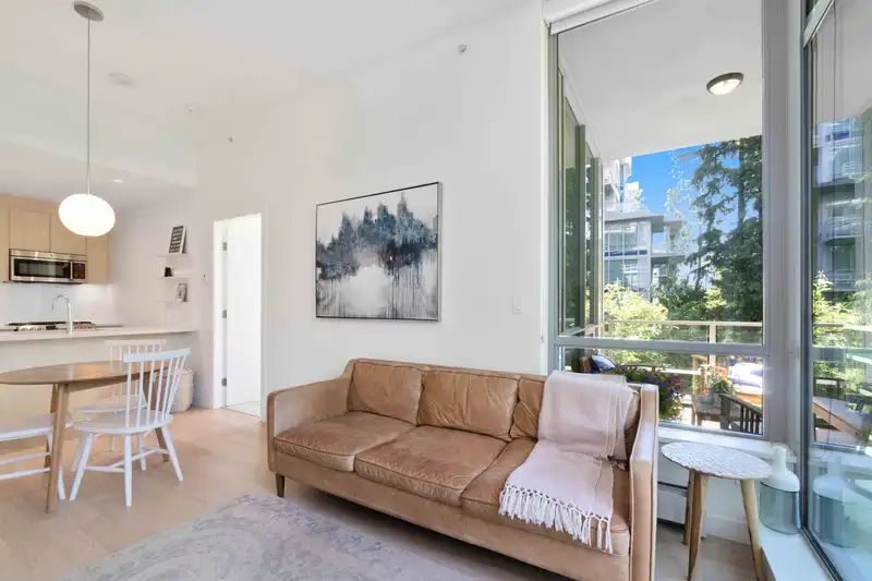 005 9080 UNIVERSITY CRESCENT - photo 3 of 22