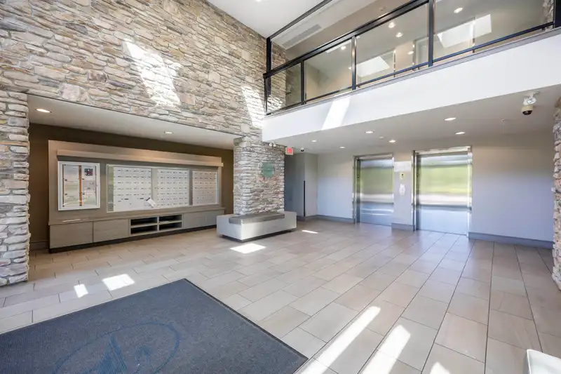 302 5055 SPRINGS BOULEVARD - photo 4 of 32