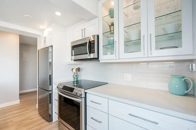 1206 1850 COMOX STREET - photo 4 of 32