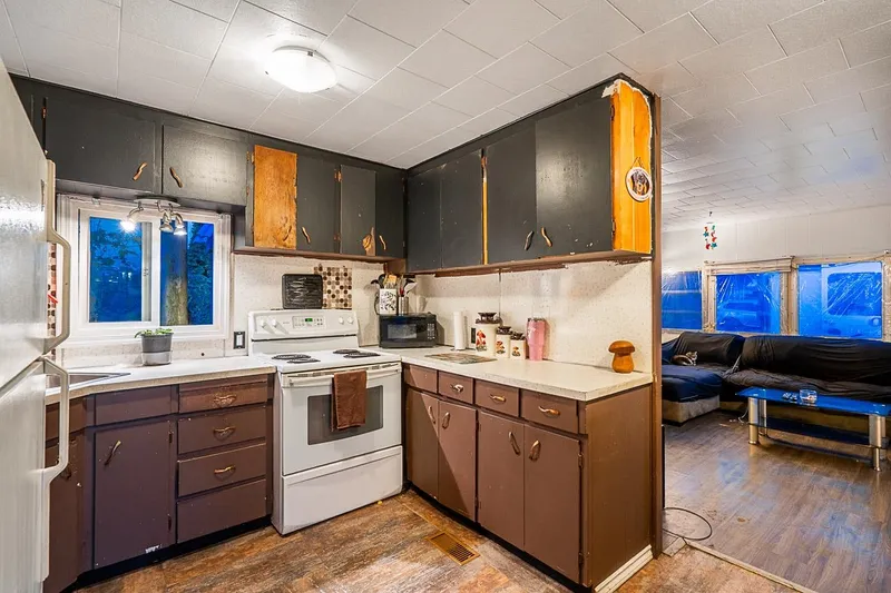 55 26892 FRASER HIGHWAY - photo 2 of 16