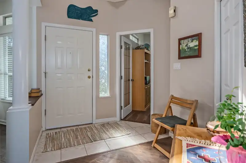 16 16325 82 AVENUE - photo 3 of 38