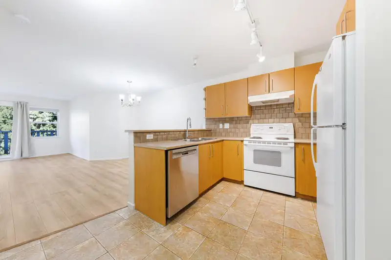313 7330 SALISBURY AVENUE - photo 2 of 19