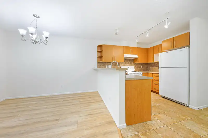 313 7330 SALISBURY AVENUE - photo 4 of 19
