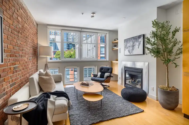 403 1072 HAMILTON STREET - photo 1 of 20