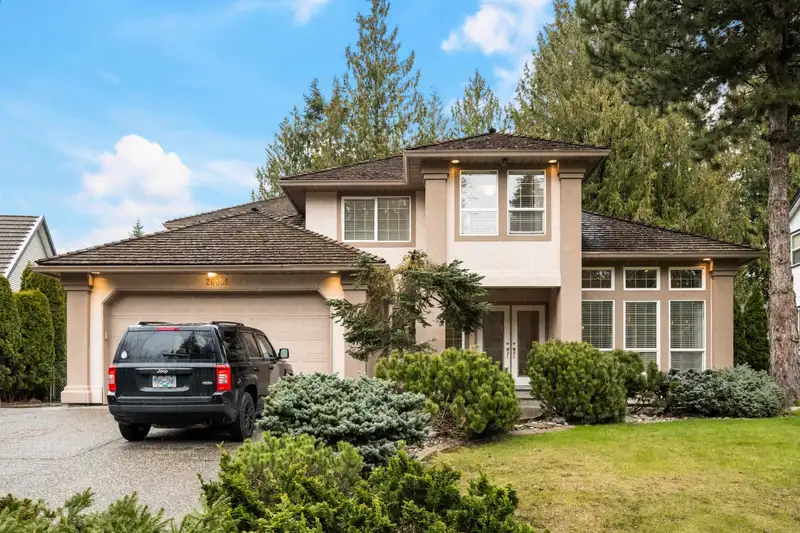 20855 YEOMANS CRESCENT - photo 1 of 40