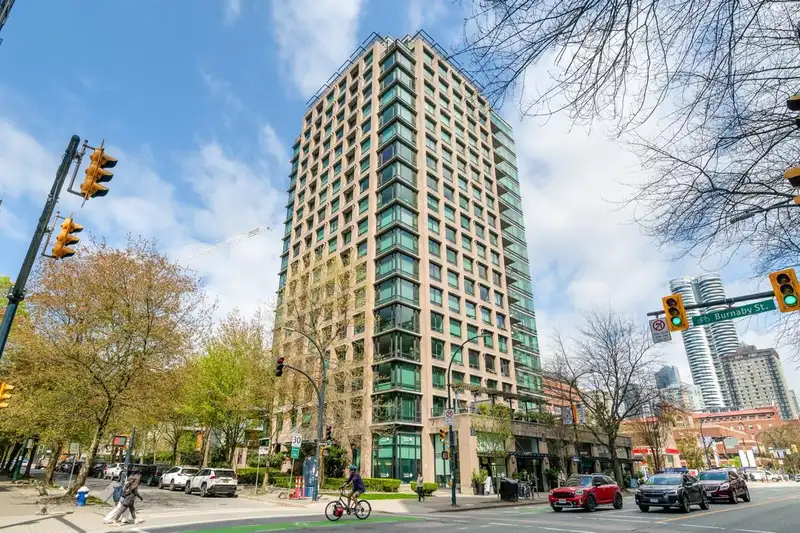 1301 1003 BURNABY STREET - photo 2 of 25