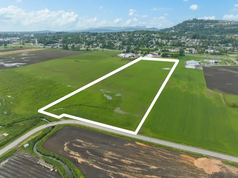 1315 ANGUS CAMPBELL ROAD - photo 1 of 12