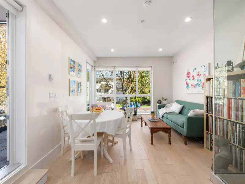 1880 FRANCES STREET - photo 2 of 31