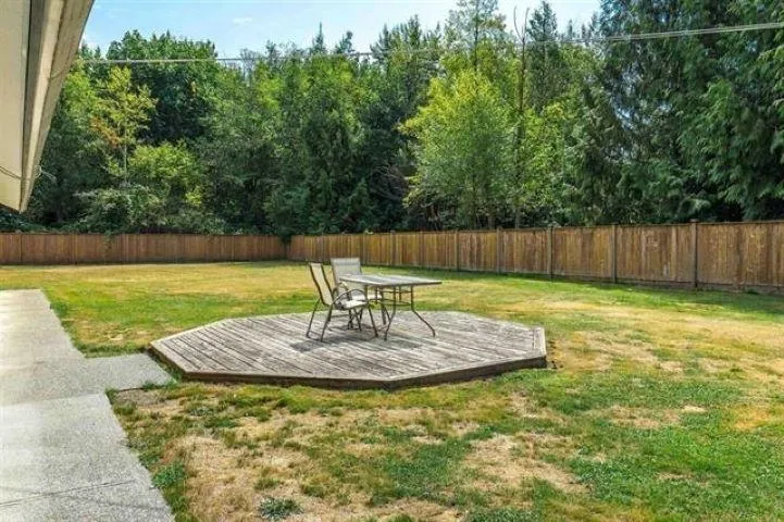 4102 LEFEUVRE ROAD - photo 4 of 16