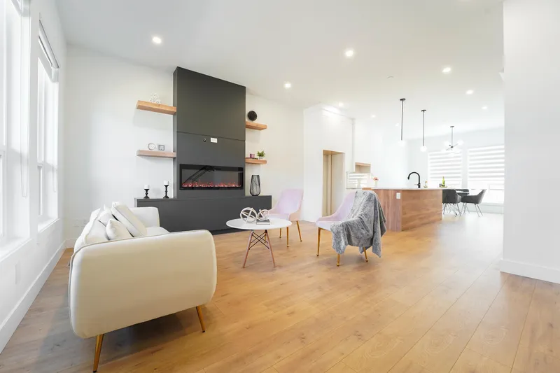 20482 76 AVENUE - photo 3 of 25