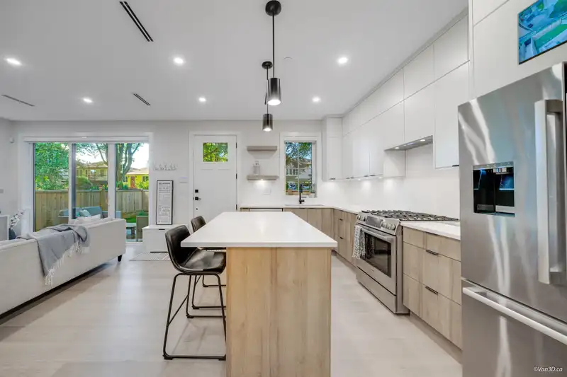 2558 WILLIAM STREET - photo 4 of 19