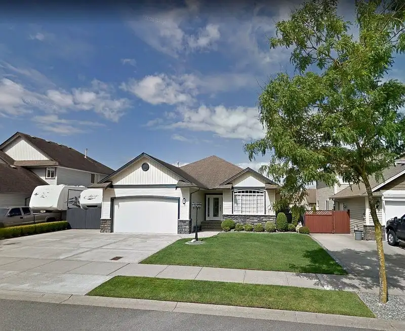 2879 BUFFER CRESCENT - photo 1 of 34