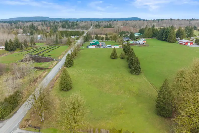6320 LEFEUVRE ROAD - photo 4 of 40