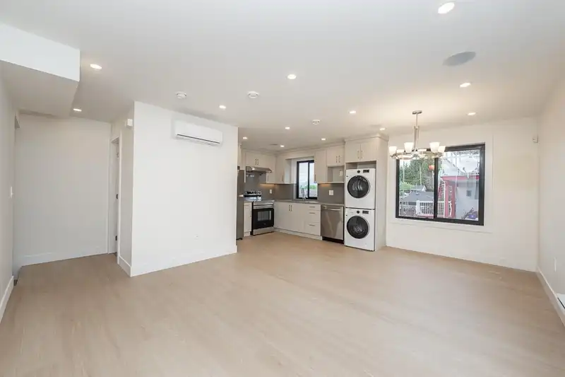 3 4875 ALBERT STREET - photo 2 of 23