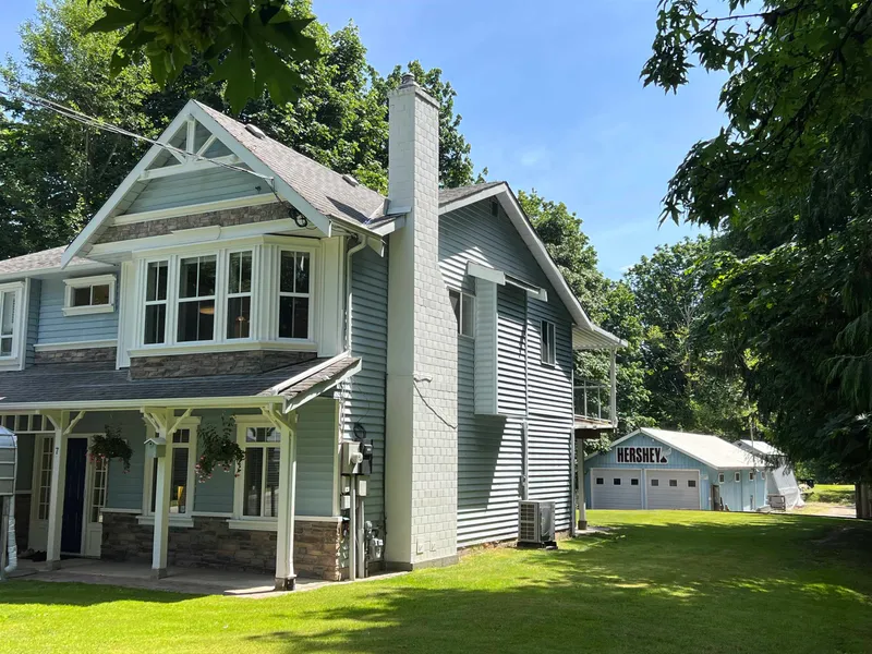 7 29605 MCTAVISH ROAD - photo 1 of 25