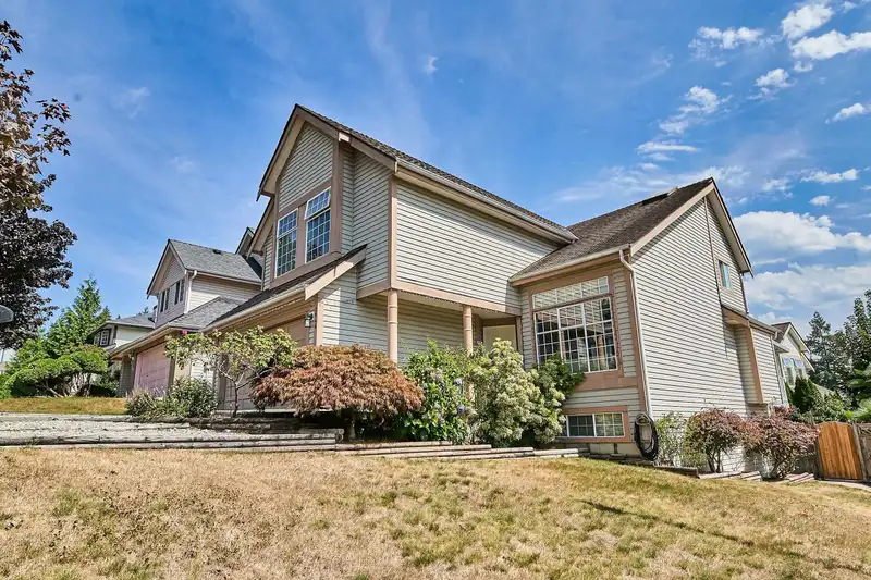 2944 VALLEYVISTA DRIVE - photo 2 of 40