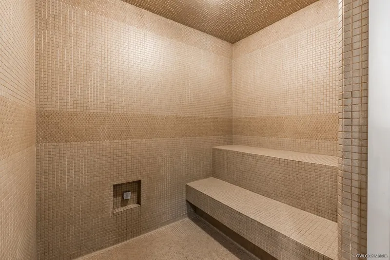 3001 9981 WHALLEY BOULEVARD - photo 2 of 22