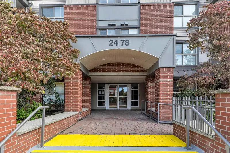 215 2478 SHAUGHNESSY STREET - photo 4 of 32