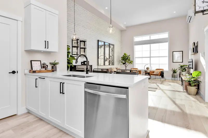 611 22638 119 AVENUE - photo 2 of 11