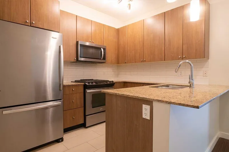 407 280 ROSS DRIVE - photo 4 of 25