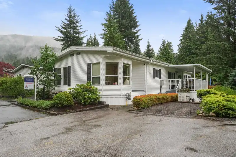 78 3295 SUNNYSIDE ROAD - photo 1 of 32