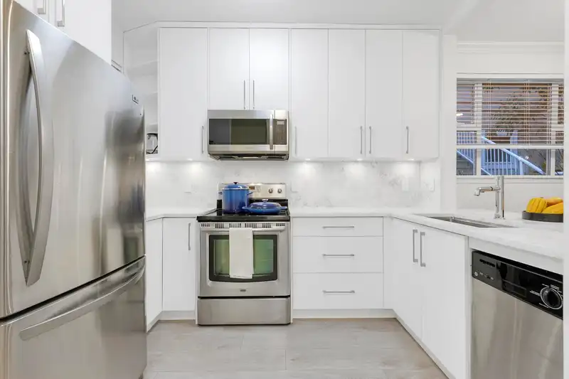 101 1333 W 7TH AVENUE - photo 3 of 31